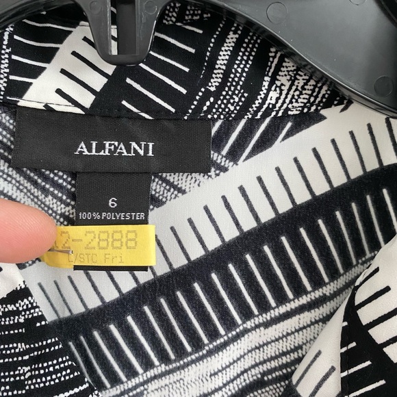 Like New! Alfani Dress Sleeveless - Picture 8 of 10